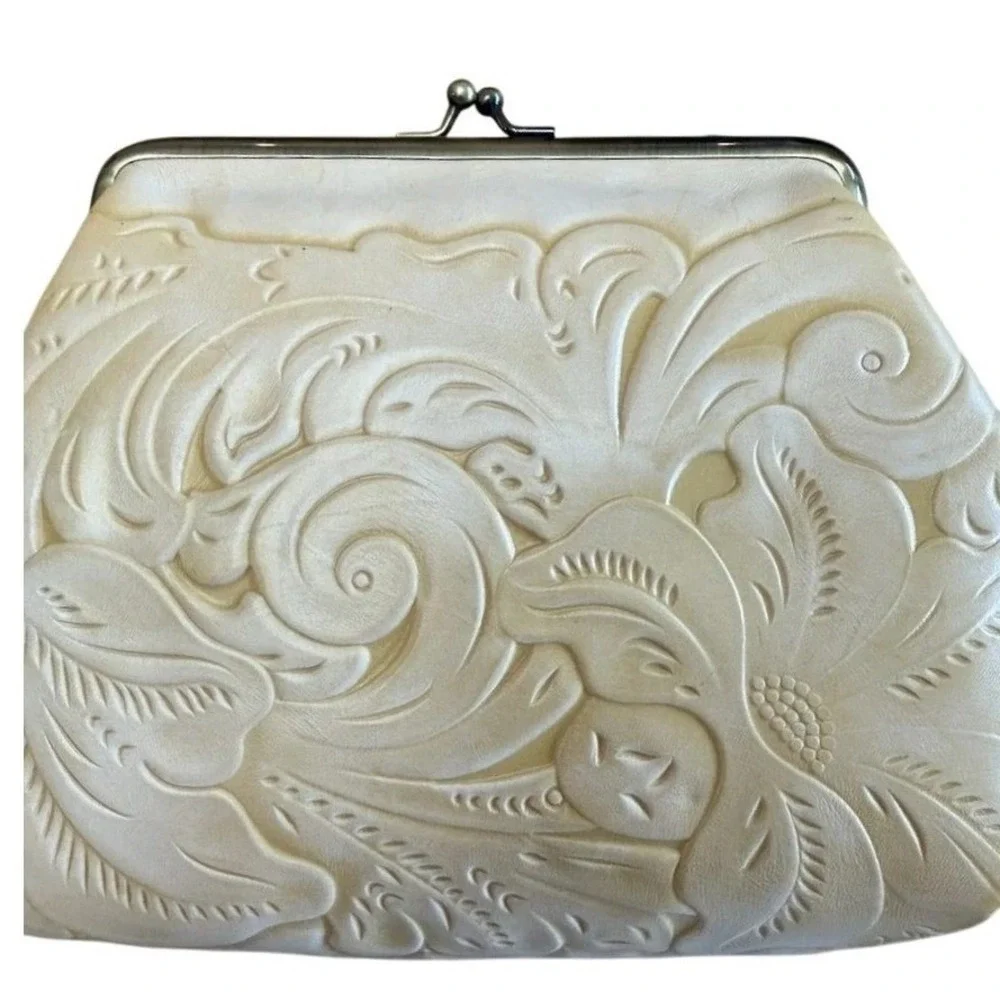 Patricia Nash Savena Tuscan Tooled Leather Wristlet Rattan Cream P241338 NWT
